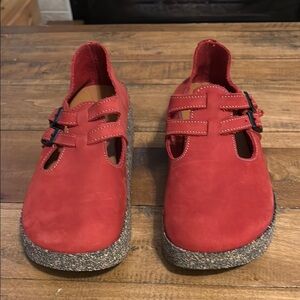 Comfortable women’s red suede Maryjane’s